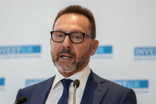 Επιμένει ο Στουρνάρας στο σχέδιό του για μείωση των προβληματικών δανείων