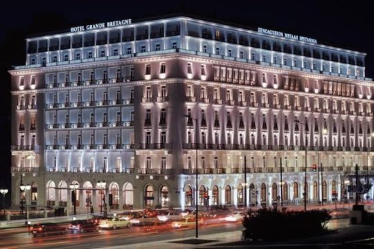 Το ξενοδοχείο Μεγάλη Βρεταννία γιόρτασε την έναρξη της εορταστικής περιόδου