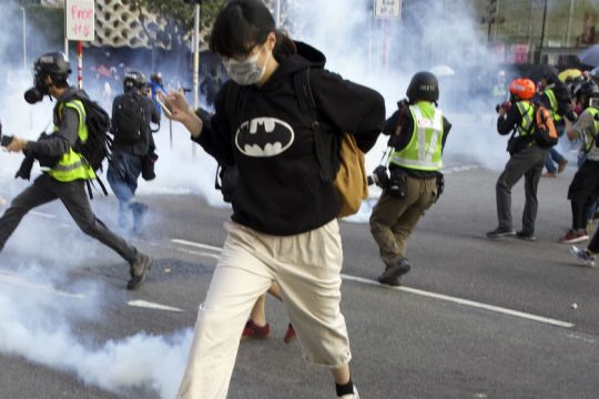 Χιλιάδες και πάλι στους δρόμους του Χονγκ Κονγκ