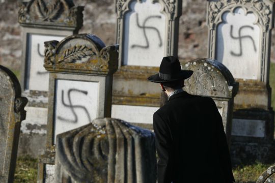 Γραφείο Εγκλημάτων Μίσους στη Γαλλία για τον ανερχόμενο αντισημιτισμό