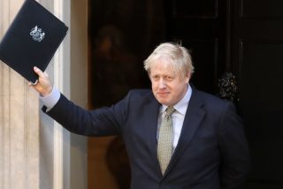 Σάρωσαν Τζόνσον και Brexit, ενώ ο Κόρμπιν… στοχάζεται