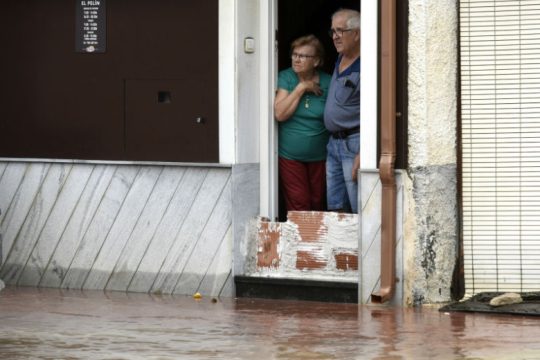 Οκτώ νεκροί σε Ισπανία και Πορτογαλία από το πέρασμα της «Έλσα»