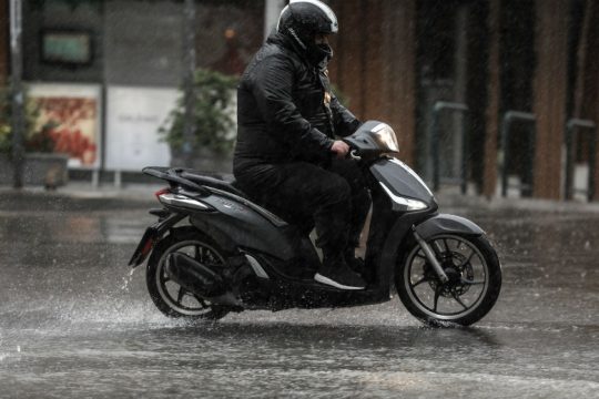 Συναγερμός για μεγάλα ύψη βροχής από τη νύχτα – Πού θα κάνει κατακλυσμό