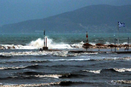 Κανένα δρομολόγιο από Πειραιά και Ραφήνα λόγω ισχυρών ανέμων