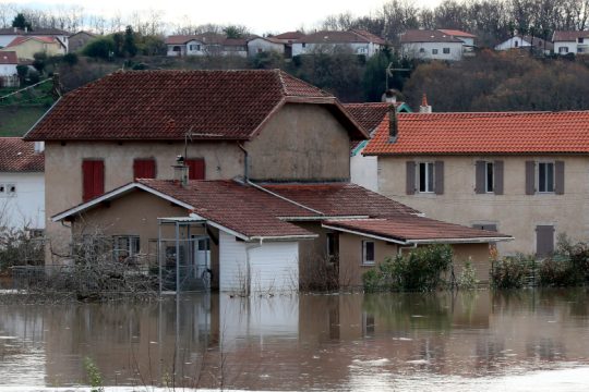 Νεκροί και καταστροφές από τη σφοδρή κακοκαιρία στη νότια Ευρώπη