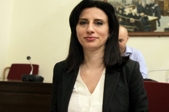 «Συγγνώμη» από τη Ν. Κασιμάτη για το «μπάτσοι, γουρούνια, δολοφόνοι»
