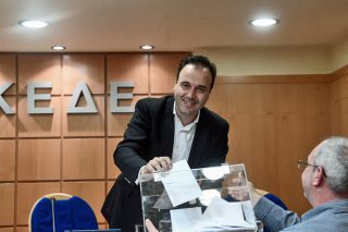 Μονόχρωμη η ΚΕΔΕ