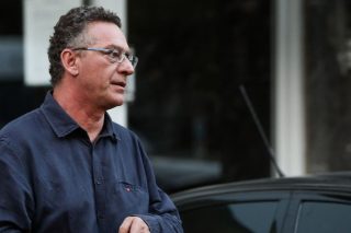 «Τα μεγάλα ΜΜΕ έχουν την κυβέρνηση σε καθεστώς “προστασίας”»