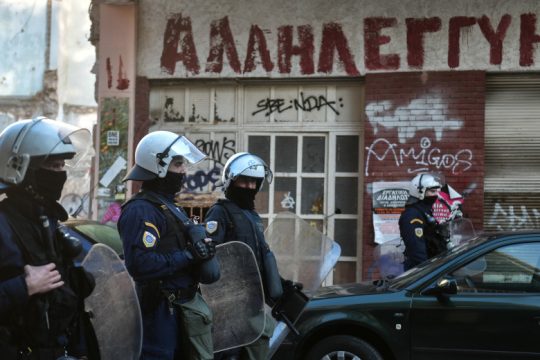 Σάλος από τις «ελαστικές» σφαίρες και τις «πλαστικές» εξηγήσεις της ΕΛ.ΑΣ.