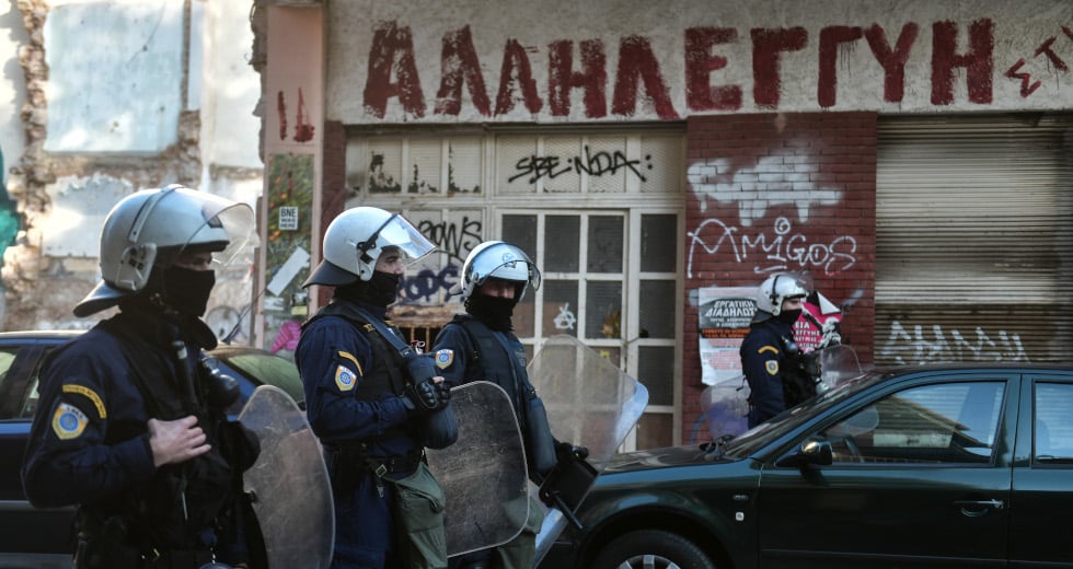 Σάλος από τις «ελαστικές» σφαίρες και τις «πλαστικές» εξηγήσεις της ΕΛ.ΑΣ.
