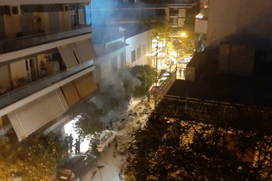 Καρέ καρέ η εισβολή στο σπίτι του Δημήτρη Ινδαρέ
