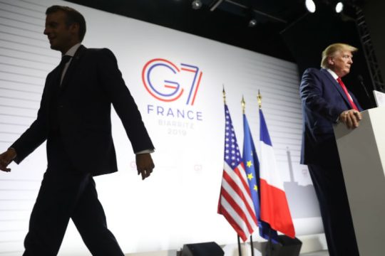 Πρώτο «τζαρτζάρισμα» Τραμπ – Μακρόν με φόντο τον «εγκεφαλικό θάνατο» του ΝΑΤΟ