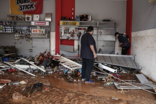 Ενίσχυση 1,4 εκατ. ευρώ σε επιχειρήσεις που έπληξαν φυσικές καταστροφές