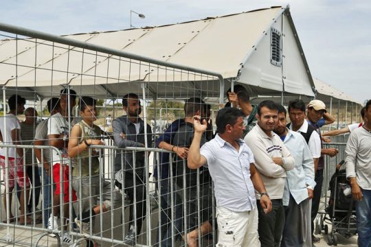 ΣΥΡΙΖΑ: Ο κ. Χρυσοχοΐδης αποκαλύπτει το κυβερνητικό φιάσκο στο προσφυγικό