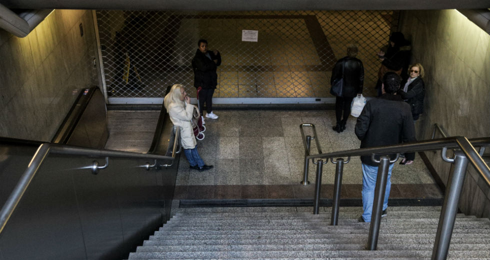 Η κυβέρνηση, τα «νταβατζηλίκια» και το… προσωπικό ασφαλείας