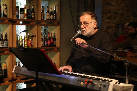 Συνθέτης των ποιητών, εκσυγχρονιστής των θεσμών