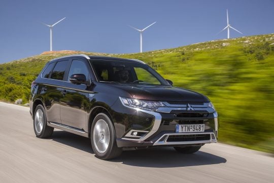 Το νέο Outlander PHEV με μηδενικό φόρο