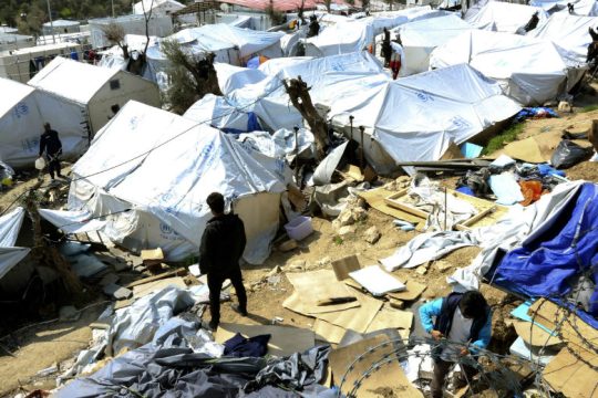 Μόρια: Διαμαρτυρία προσφύγων που ζητούν ρεύμα και νερό 