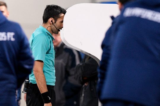 Ο Θεοδωρίδης μηνύει τους διαιτητές, η ΚΕΔ τους βάζει στον… πάγο