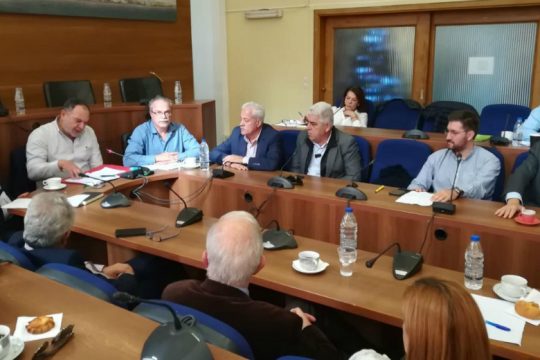 ΠΕΔ Κρήτης: «Όχι στη δημιουργία στρατοπέδων συγκέντρωσης μεταναστών»