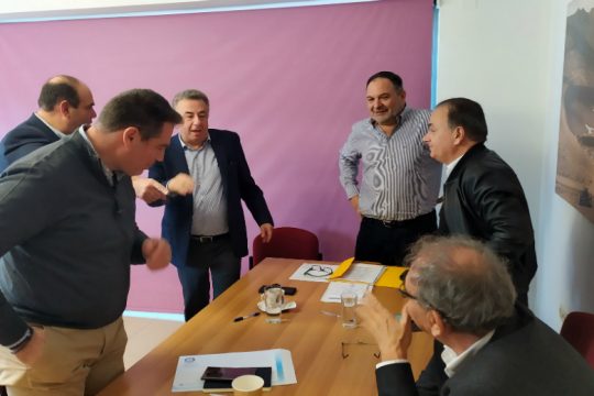 «Απόβαση» Κρητικών στο γραφείο του Στεφανή