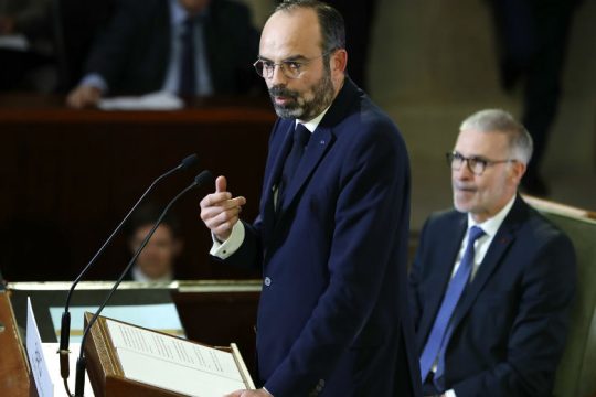 Στα 64 θα παίρνει ο Γάλλος πλήρη σύνταξη, με το σύστημα Μακρόν