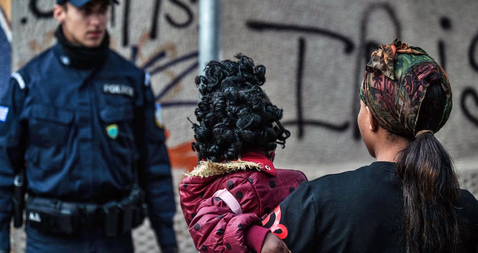 Aπό τον δρόμο της προσφυγιάς στους δρόμους της Αθήνας