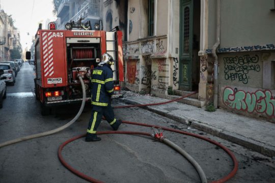 Έσβησε η πυρκαγιά σε διαμέρισμα στο Μοσχάτο