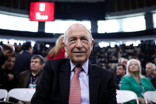 Ο Σημίτης «αδειάζει» τα Νέα για το άρθρο κατά Κώστα Καραμανλή