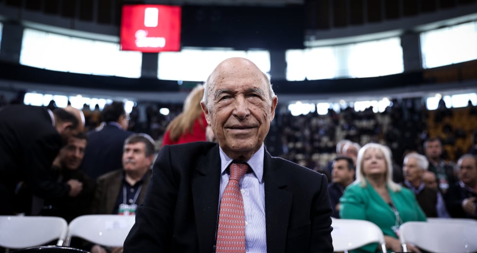 Ο Σημίτης «αδειάζει» τα Νέα για το άρθρο κατά Κώστα Καραμανλή