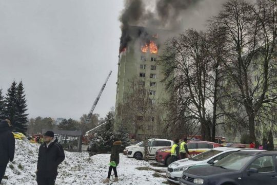 Δεκάδες τραυματίες και πέντε νεκροί από έκρηξη σε κτίριο στη Σλοβακία