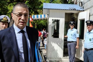 3+1 ερωτήματα για τον κύριο Στεφανή