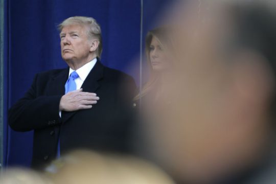 Ο πρόεδρος, το τρίο Mar-a-Lago, η κεταμίνη, η J&J και η βαριά κατάθλιψη