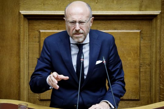 Βουλευτής Ν.Δ.: Προφανώς η ΕΛ.ΑΣ. πρέπει να χρησιμοποιεί πλαστικές σφαίρες