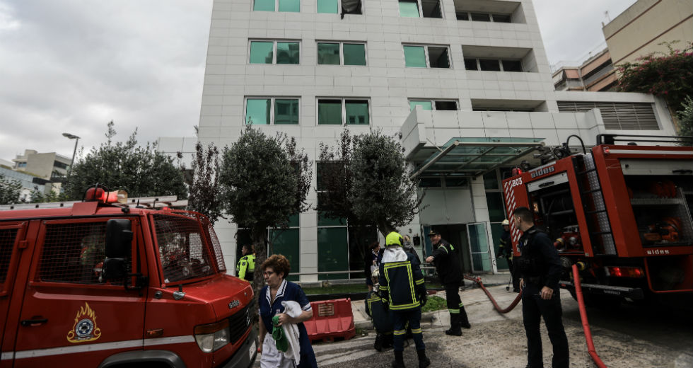 Υπό έλεγχο η φωτιά σε ξενοδοχείο στη λ. Συγγρού -τρεις τραυματίες