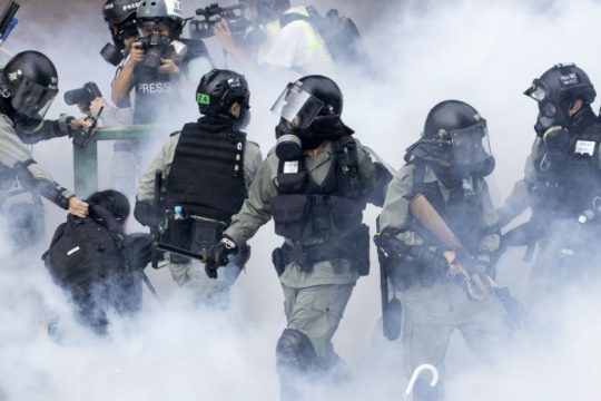 Η αστυνομία του Χονγκ Κονγκ επιχορηγήθηκε κιόλας με 17,3 εκατ. δολάρια