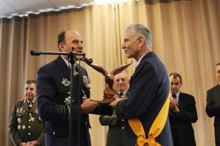 Δεν προσκάλεσαν τον τέως Α/ΓΕΣ
