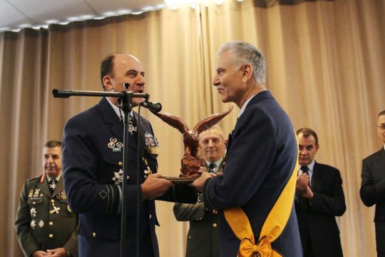 Δεν προσκάλεσαν τον τέως Α/ΓΕΣ