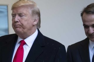 Δημοσκόπηση: Οι Έλληνες γυρνούν την πλάτη στον Τραμπ