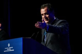 Επενδυτική έκρηξη… περιμένοντας τον Γκοντό