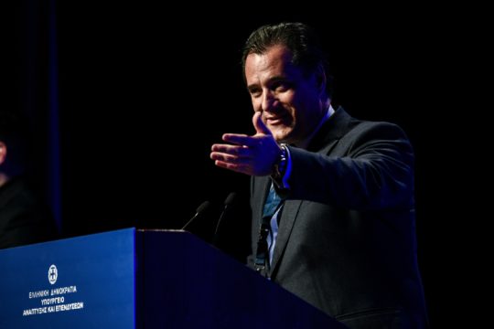 Επενδυτική έκρηξη… περιμένοντας τον Γκοντό