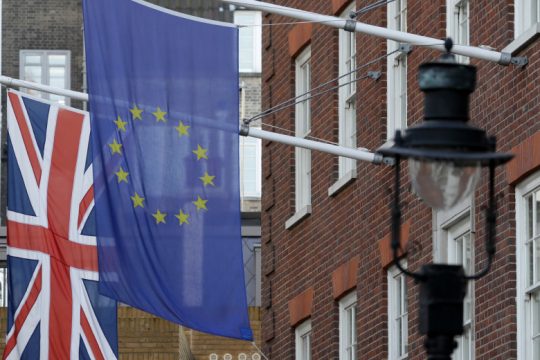 Το Brexit αρχίζει από τα… ασυνόδευτα προσφυγόπουλα