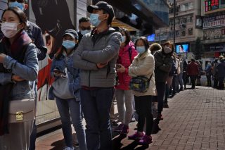 Διπλή ομολογία ότι δεν εκτιμήθηκε σωστά η σοβαρότητα του κοροναϊού