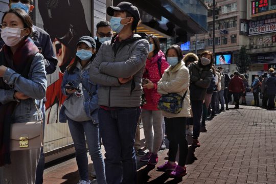 Διπλή ομολογία ότι δεν εκτιμήθηκε σωστά η σοβαρότητα του κοροναϊού