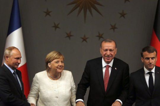 Η Μέρκελ, ο Ερντογάν και οι περιπλοκές στο Λιβυκό