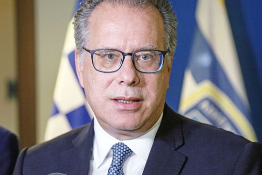 Πρωτοβουλίες κατά προσφύγων