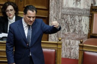 Μπουλντόζες για το θεαθήναι