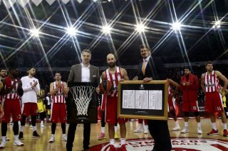 Στην κορυφή ο Βασίλης, στα Τάρταρα ο Ολυμπιακός