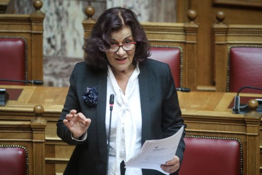 Φωτίου: Προκάλυμμα το επίδομα γέννησης για τις περικοπές τριών επιδομάτων