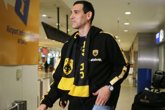 Ο Νίκος Ζήσης είναι πάλι εδώ!  